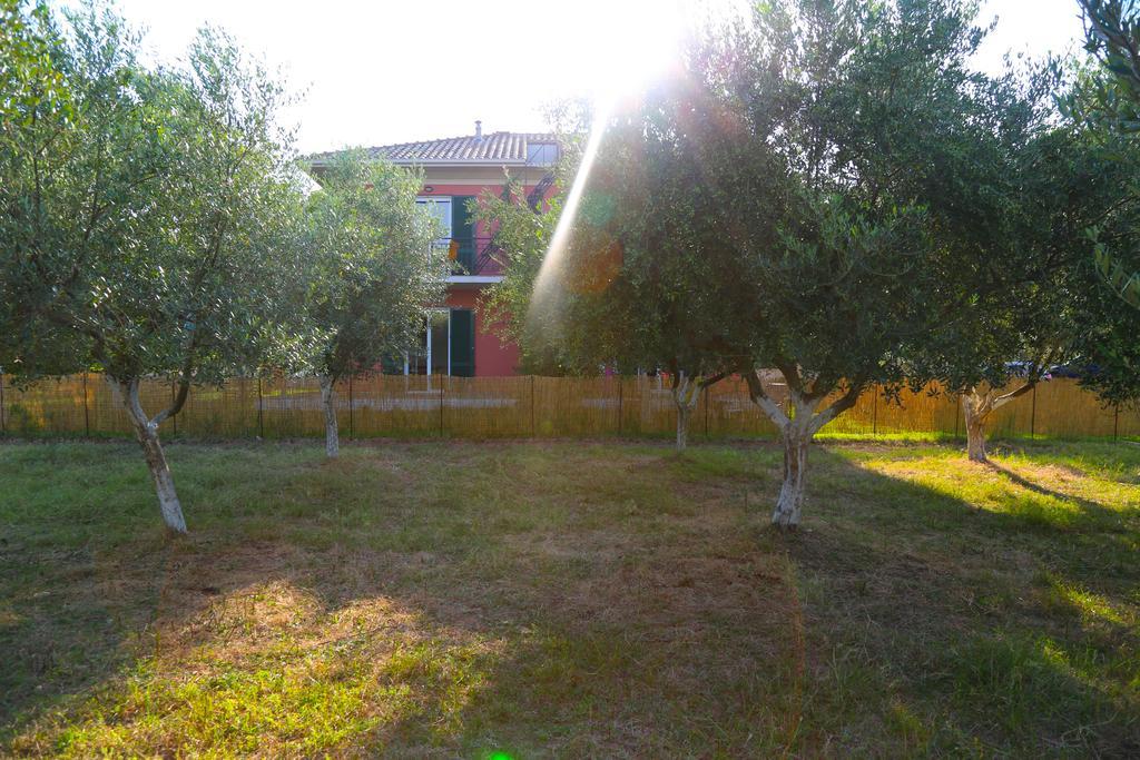 Spasmeni Vrisi Ligia Habitación foto